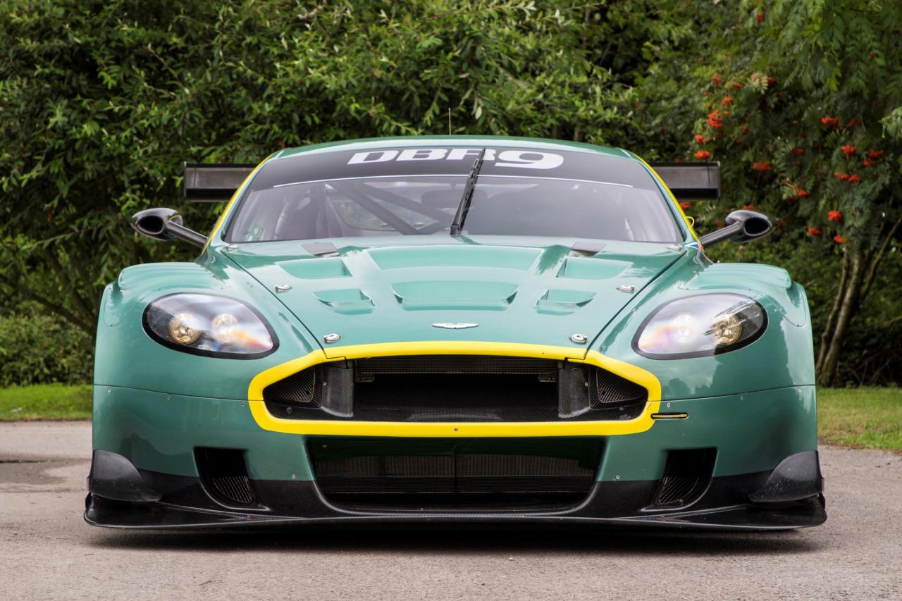 The Luxury Of Speed: 2005 Aston Martin DBR9