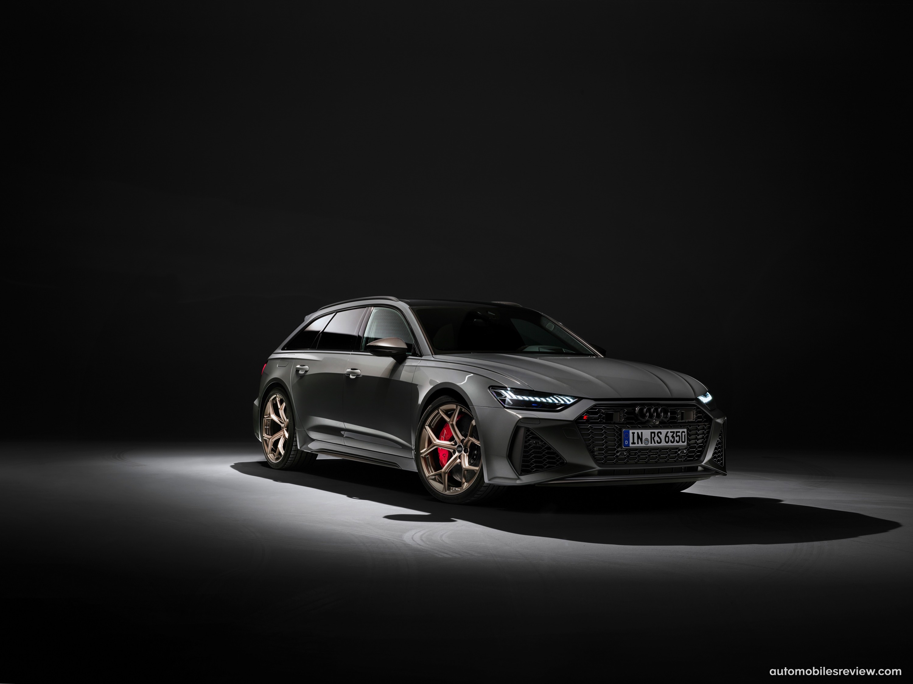 2023 Audi RS6 Avant Performance