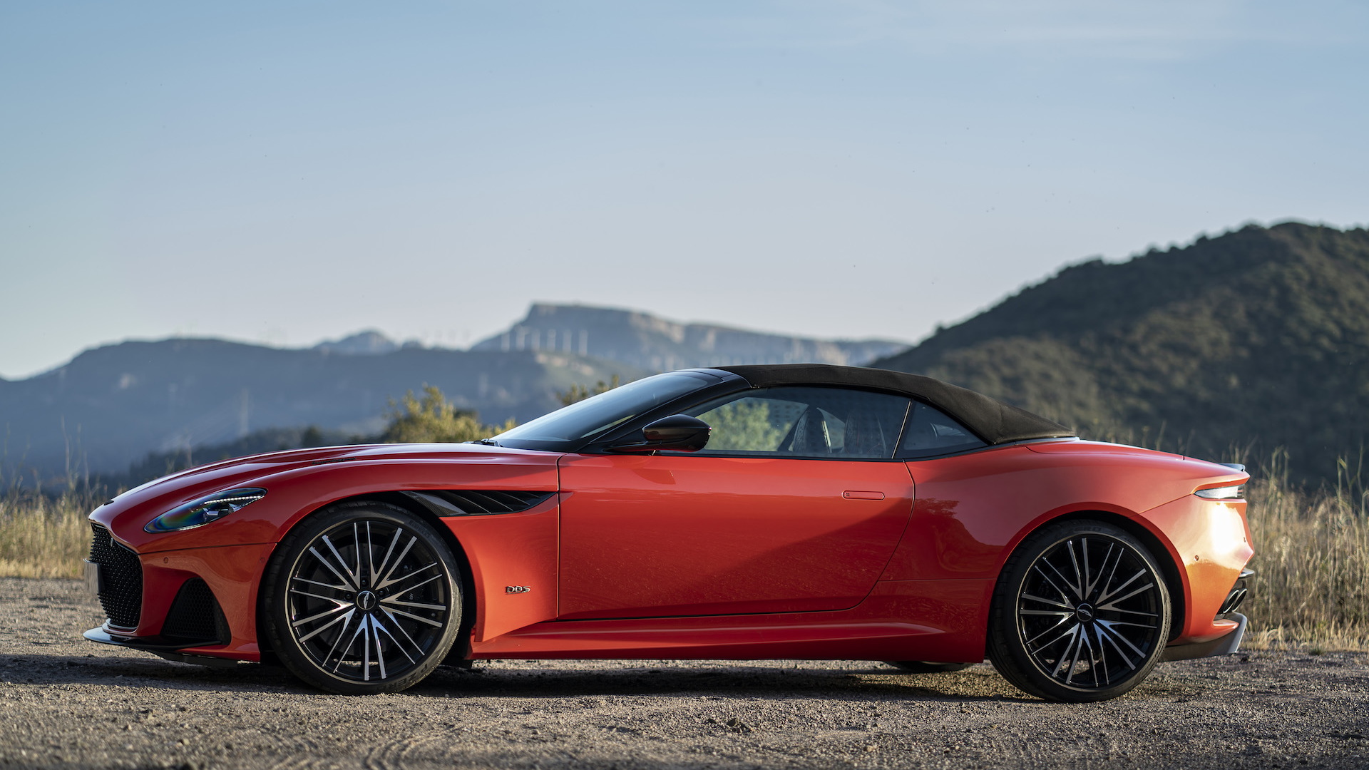 The Unstoppable Force: 2020 Aston Martin DBS Superleggera Volante