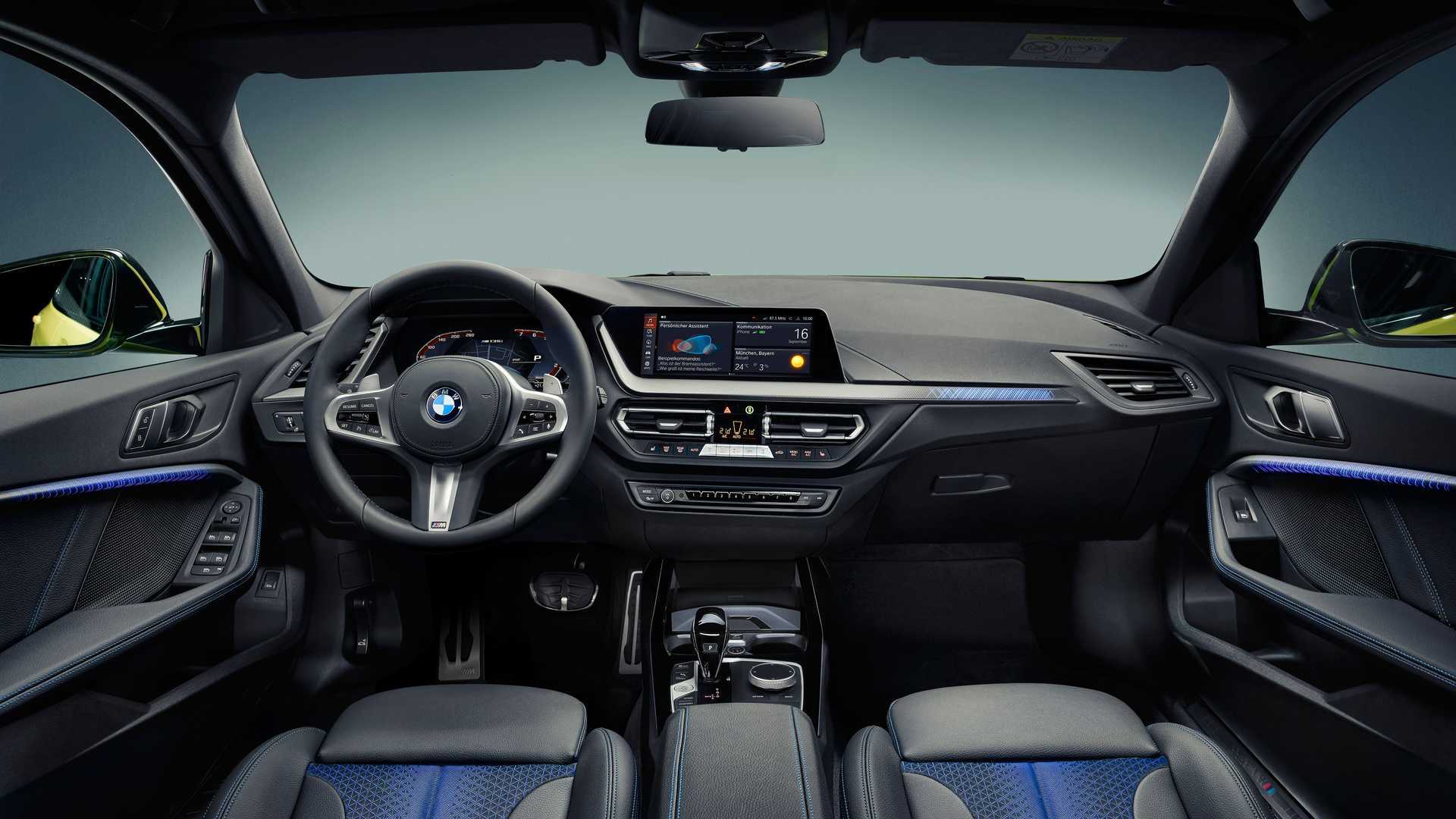 2022 BMW M135i