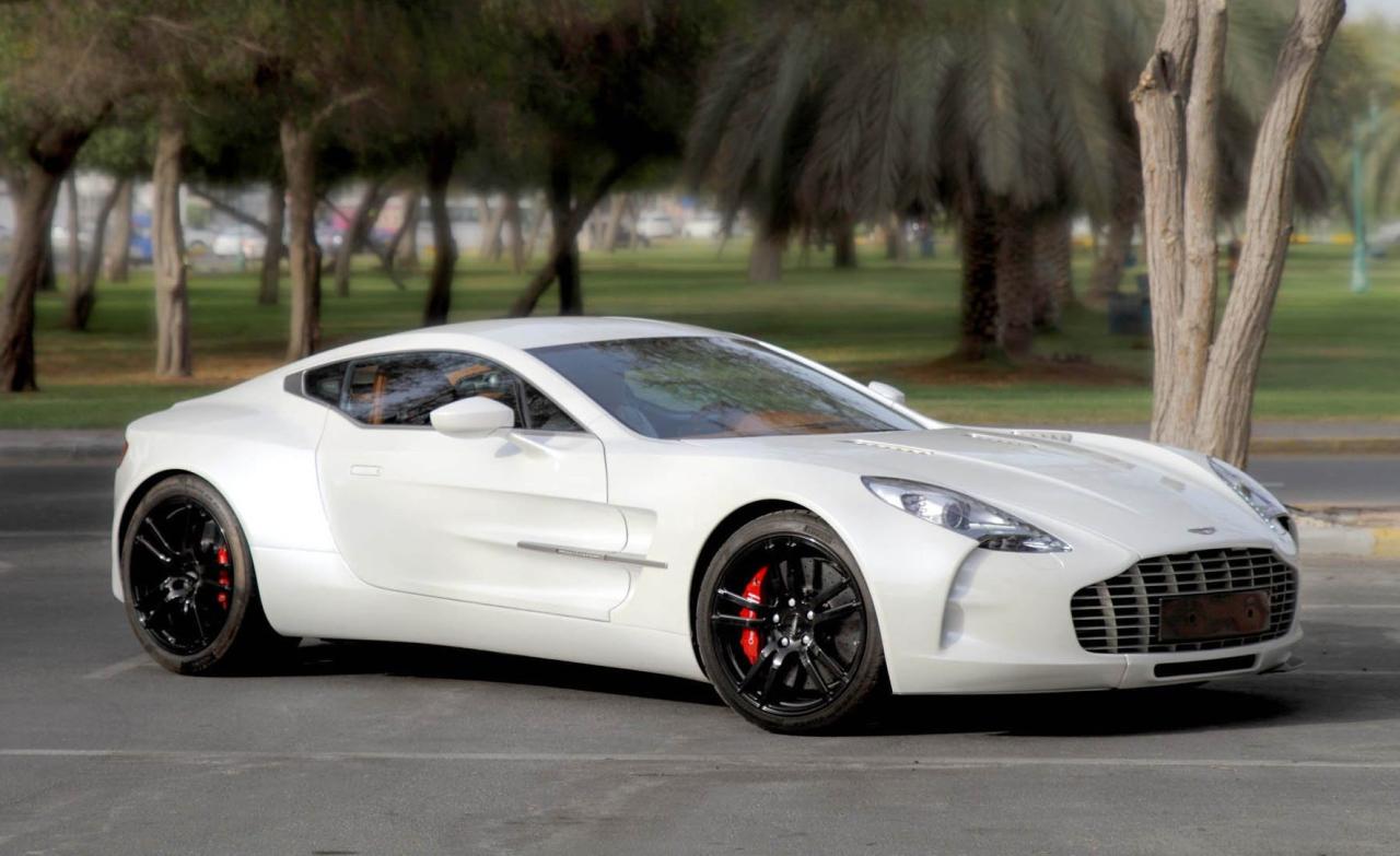Beauty And Power: The Aston Martin One 77