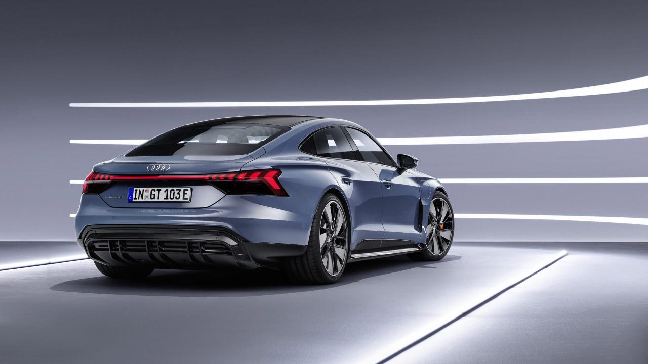 Revolutionary Luxury: The 2022 Audi E Tron GT Quattro